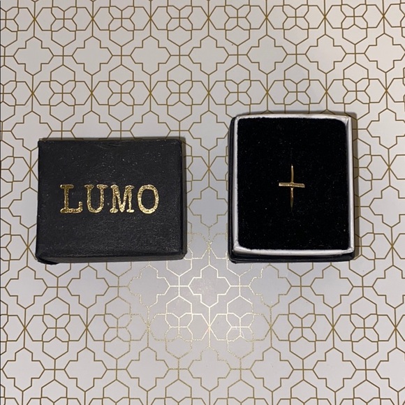 LUMO size 4.5 handcrafted cross ring, 14K gold - Picture 2 of 2